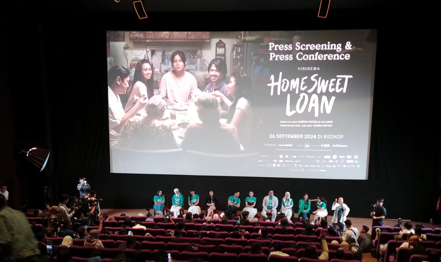 Tangis dan Tawa Penonton Pecah! Gala Premiere Home Sweet Loan Sukses Bikin Penonton Lihat Diri Sendiri di Layar