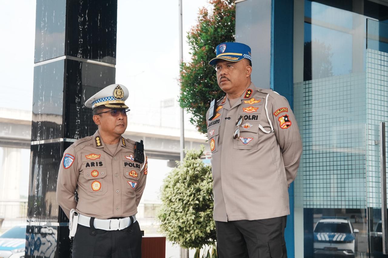 Kakorlantas Tinjau Tol Trans Jawa Saat Long Weekend, Pastikan Layanan Maksimal bagi Masyarakat