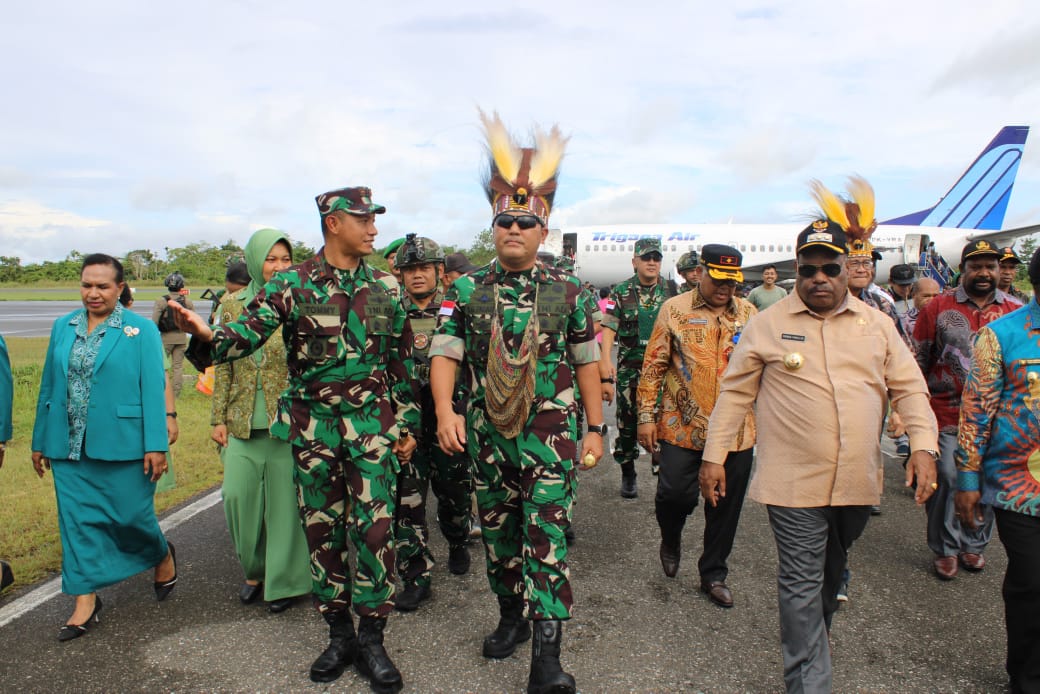 Sinergi TNI-Pemda Perkuat Pembangunan, Danrem 172/PWY Kunjungi Yahukimo dan Pegunungan Bintang
